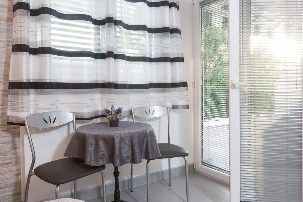 Apartments Smiljka Tučepi 部屋 写真